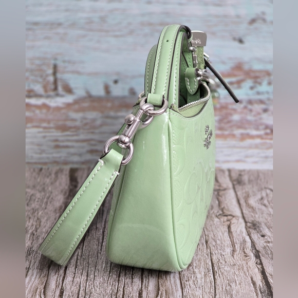 *NWT* COACH Teri Mini Crossbody Bag In Green Signature Leather With Heart Charm - Picture 7 of 12